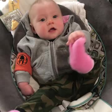 little baby joney greating his aunt maria 1st time meet after long journey