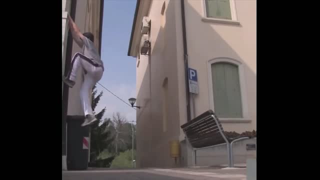 Funny reverse parkour fail 20