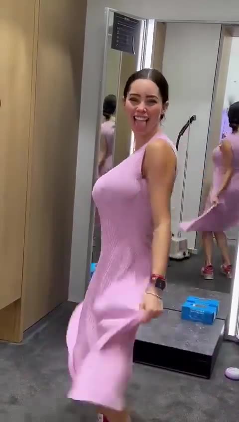 Tiktok no bra challenge