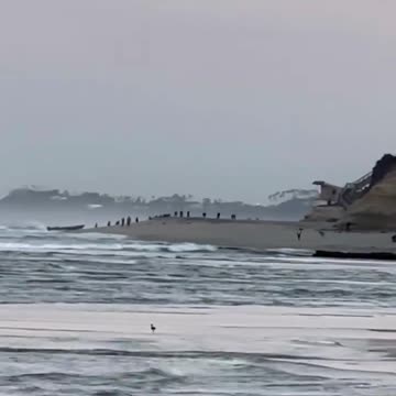 San Diego, California Illegal Aliens Storm the Solana Beach