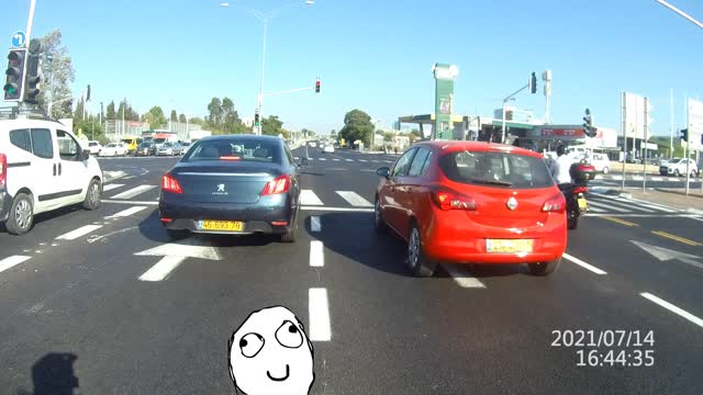 Chevrolet Corvette Stingray vs sv650x round 2