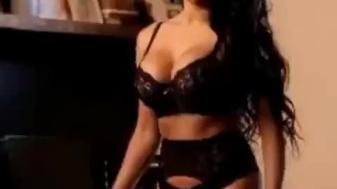 Modal girl dance video