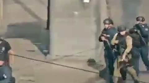 x050 Imperdible: Este video representa todo lo que está mal en Venezuela 🇻🇪. Los militares aguanta