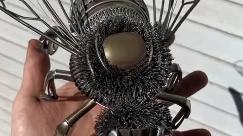 Metal sculpture "bee" Wow !!