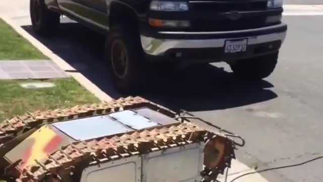 The tank chassis designed by myself makes my brain turn