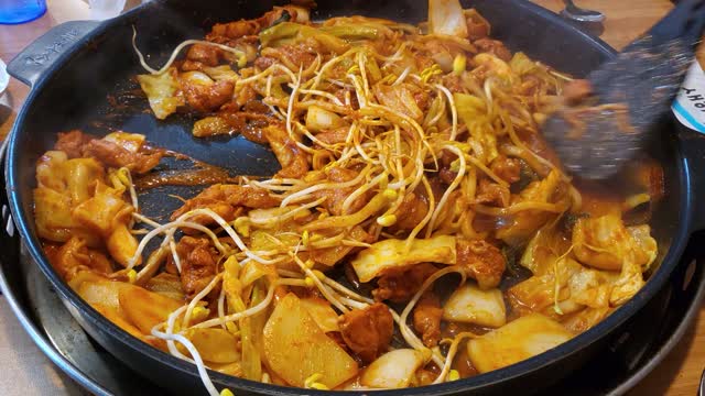 Spicy Stir-fried Chicken