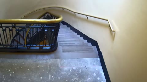 5191CHOB05Stair3_2021-01-06_11h20min03s153ms.mp4