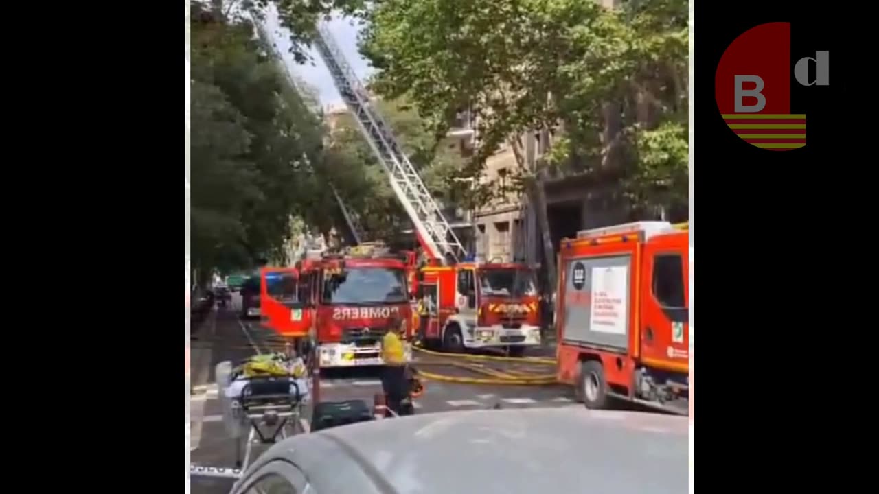 Desalojan a los vecinos de un edificio en la calle Industria por un incendio