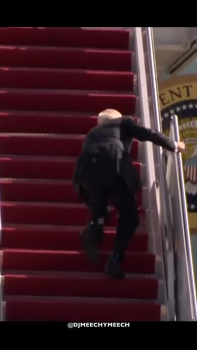 Biden and stairs | Must watch!