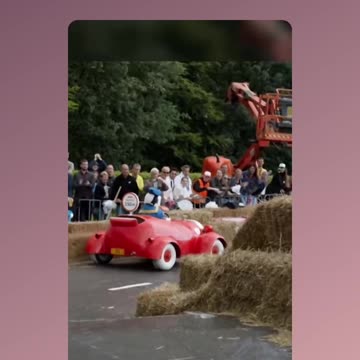 Donald Duck completes RED BULL light vehicle challenge