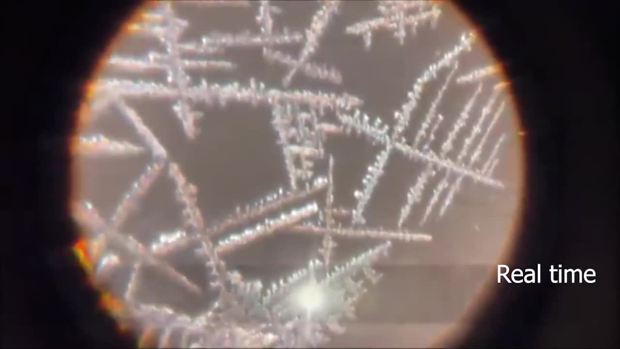Comirnaty crystalizes within 11 minutes of injection. Incredible video [translated into English]
