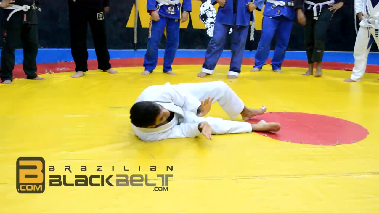 01 Paso a paso de una secuencia completa para defender el ataque lateral - JiuJitsu brasileño