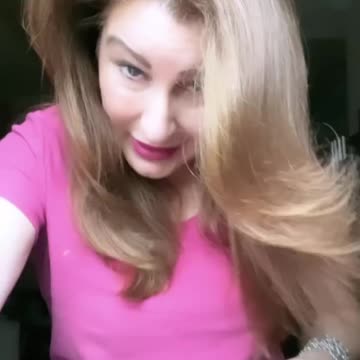 Passou óleo de cozinha no cabelo