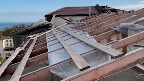 Каждый дождливый день для жителей дома Сухуми— настоящее испытание