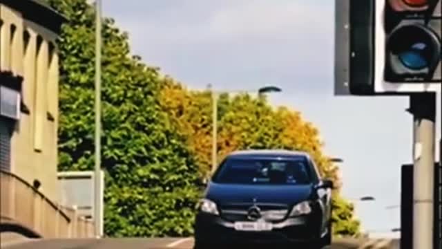 audi jumped mercedes at the crossing