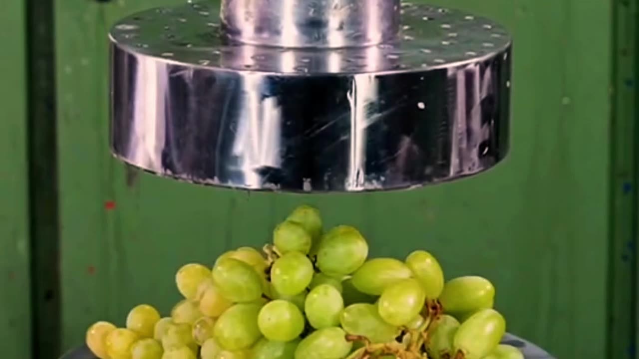 Hydraulic ASMR #hydrolic #asmr #crushing #furits