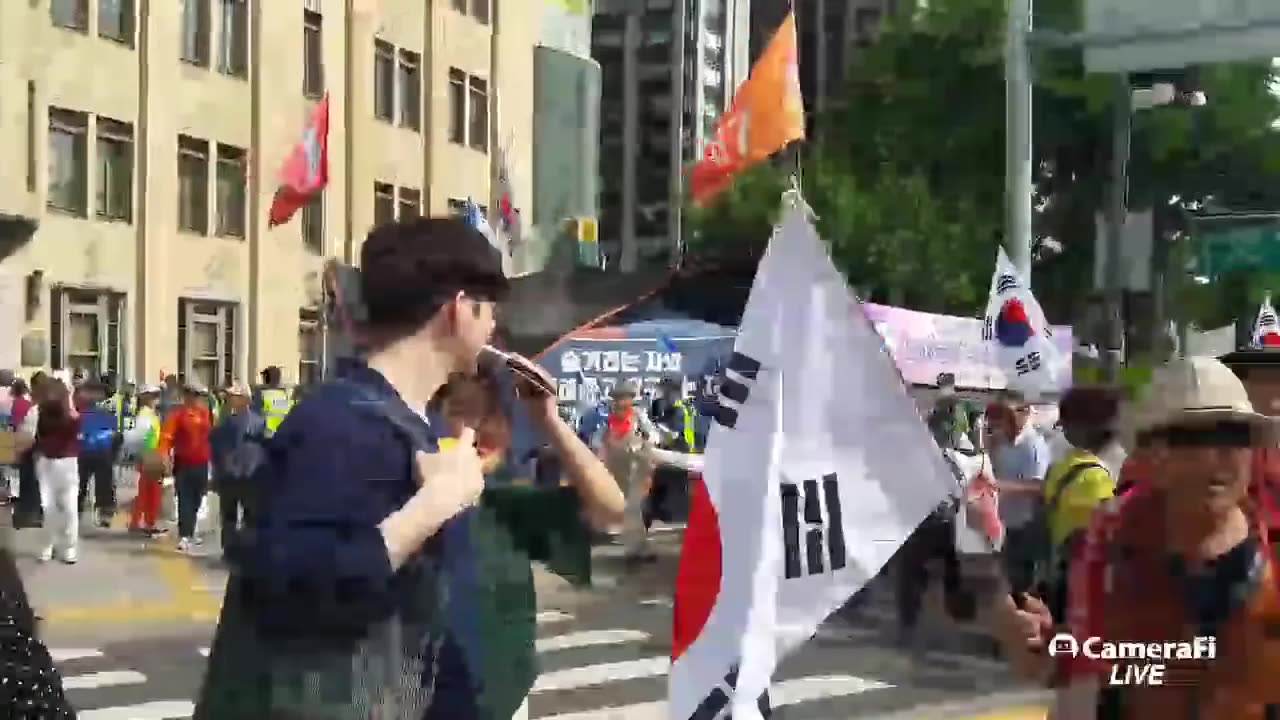 20190530_V3_S01(EPbjjC873IA)위기의식을 느끼는 많은 국민들이 다시 아스팔트로