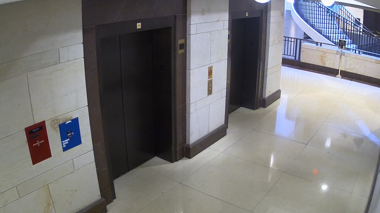 7050CVCLLElevator24-25Lobby_2021-01-06_16h27min40s313ms.mp4