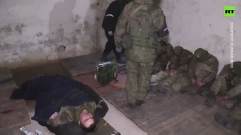 RT. 67 Ukrainian soldiers surrender to Russian troops