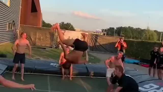Hekeptgettingbetterandbetter#flight#jump#flip#acrobatics#trampoline