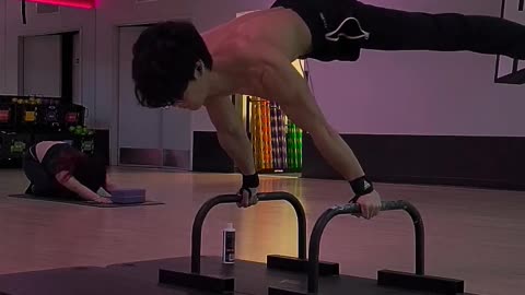 Calisthenics in a public gym