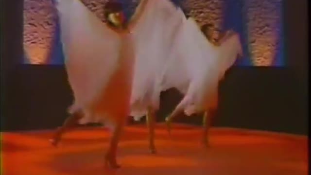 《 ダンシング・クィーン 》 キャンディーズ