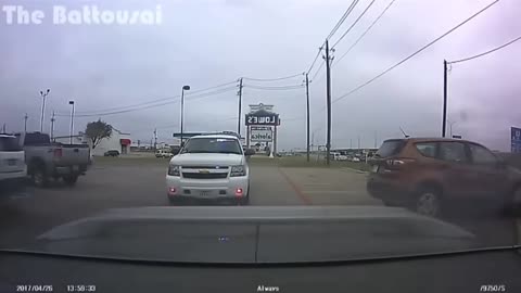 Cops Go On A Fishing Expedition - Get OWNED Instead!!