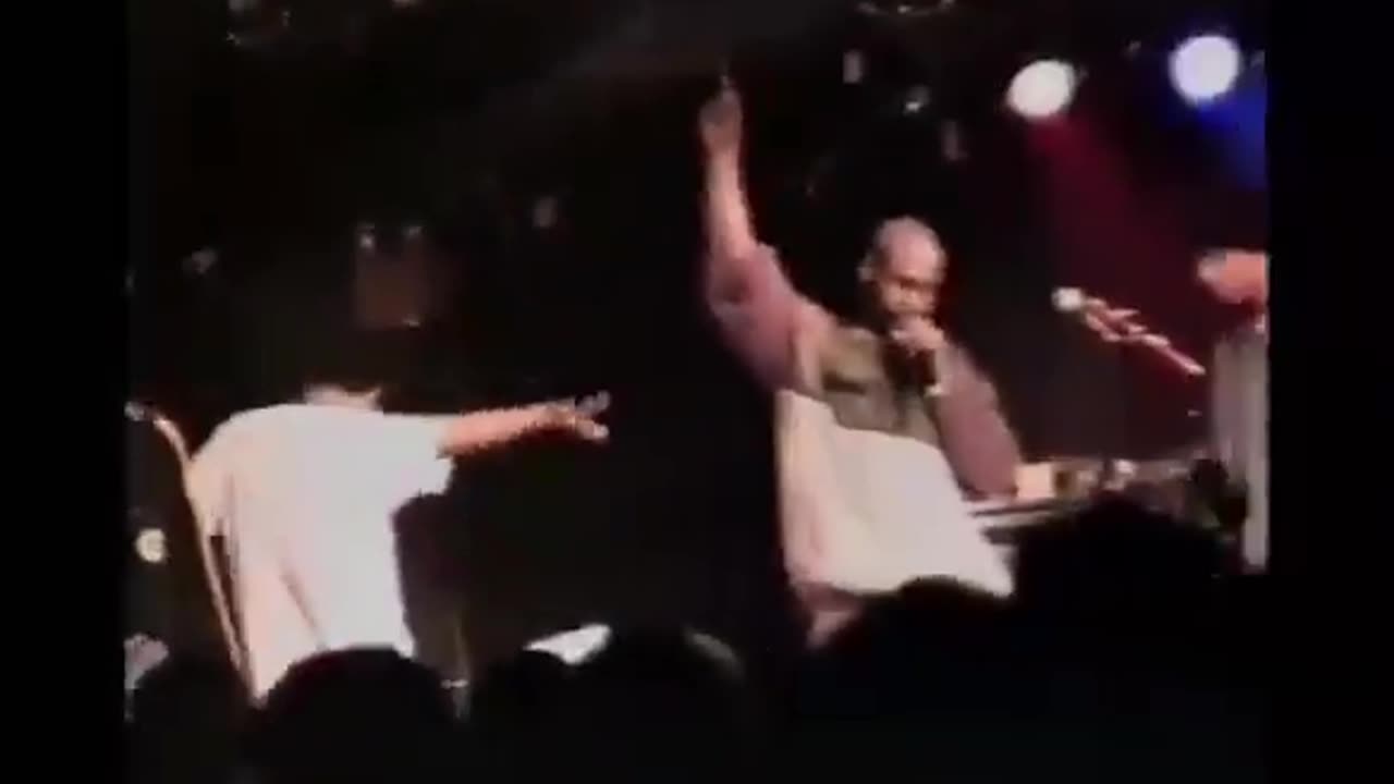 De La Soul - Stakes Is High (Performed live at Tramps, NYC, 1996)