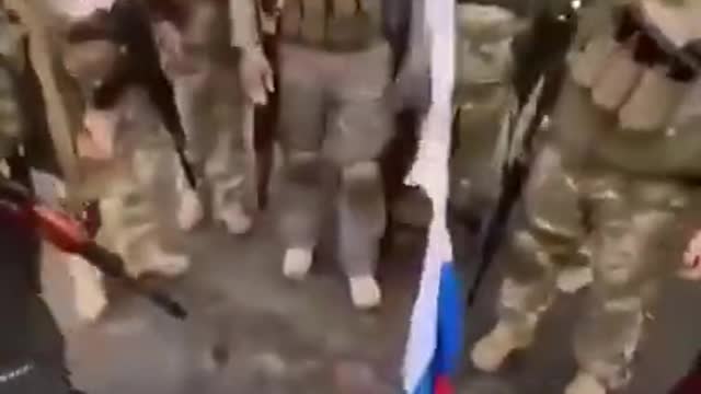 UKRAINE AND BELARUS SOLDIERS BURN RUSSIAN FLAG #ukraine #russia #war #shorts