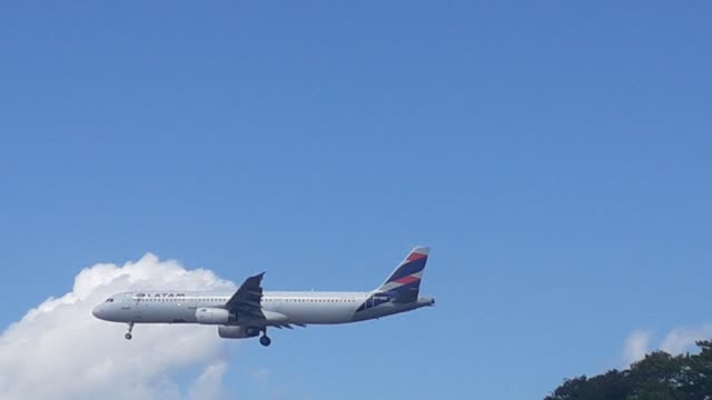 Airbus A321 PT-MXE vindo de Guarulhos para Manaus/coming from Guarulhos to Manaus