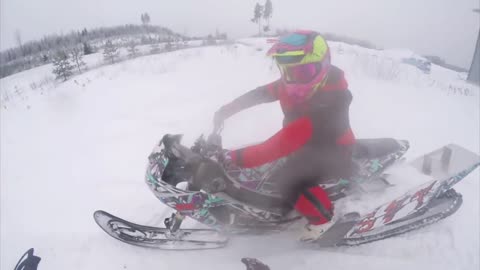 I Riding moto on the snow
