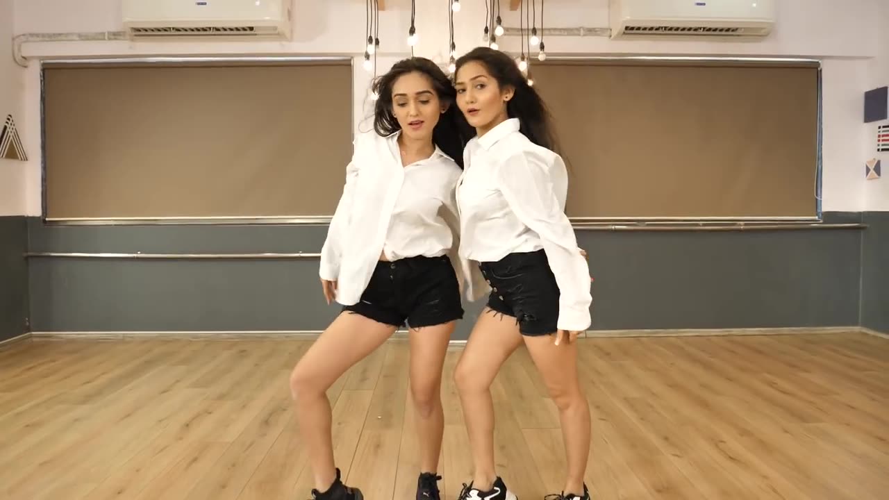 Muqabla Song - Street Dancer 3D - Sharma Sisters - Tanya Sharma - Kritika Sharma