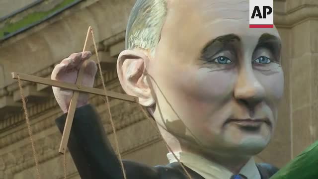 Protest at Cologne Carnival against Russian attack