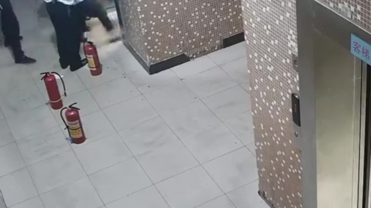 E-Bike Battery Explodes in Elevator