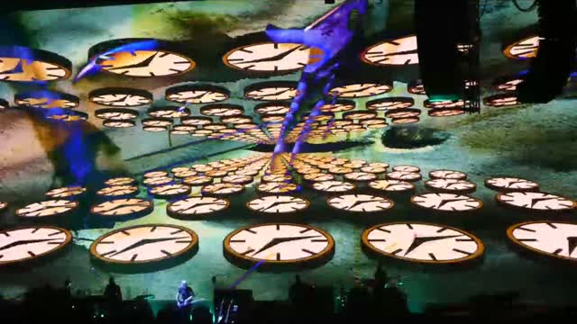 Roger Waters - Time - Live at Nassau Coliseum, NY (09-16-17) HD