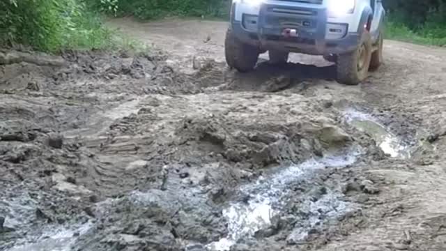 Land rover defender 2023 off road