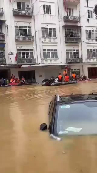 Roads look like lakes in Vietnam after devastating Super Typhoon Yagi