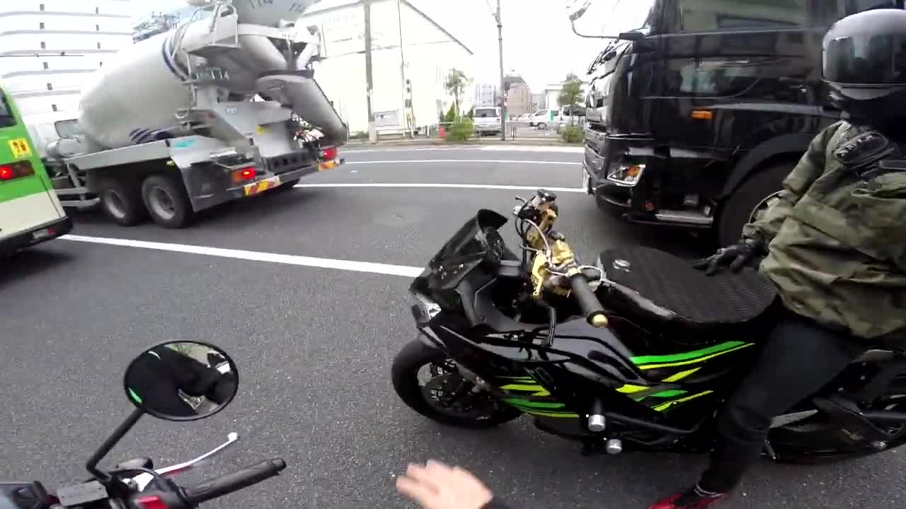 Japanese Moto Cops are scary