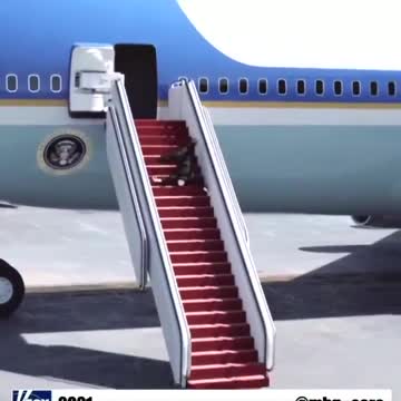 The President of the United States of America know who to make an entrance