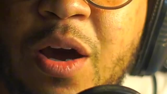 تداوت ليلى الهوي