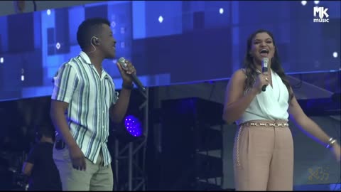 Delino Marçal e Fabiana Sinfrônio | Deus é Deus | AO VIVO | LOUVORZÃO 93 2023