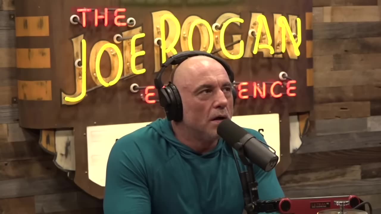 Joe rogan & Theo Von Share Their Experiences with Interviewing Trump