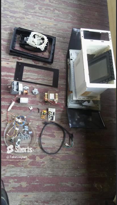 I Took a Microwave Apart in 12 Seconds