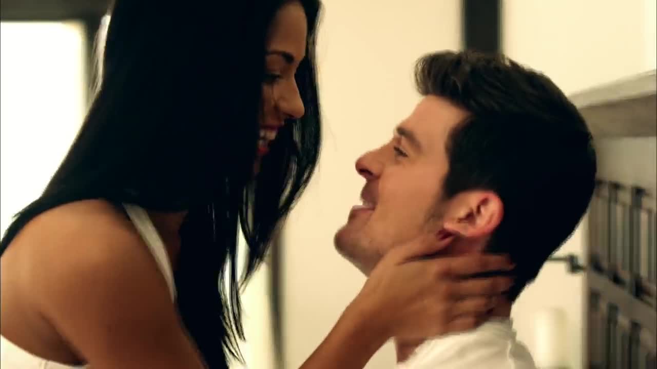 Robin Thicke - It's In The Mornin ft. Snoop Dogg