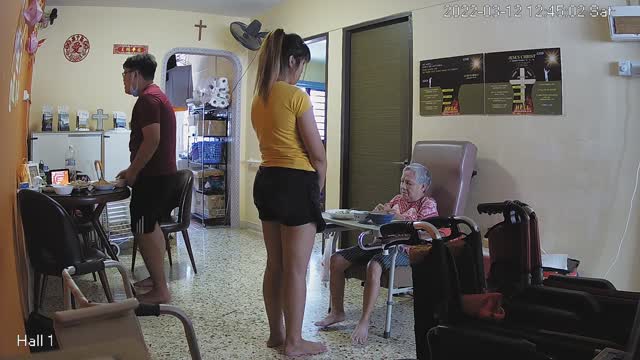 hallfront day n night 20220312