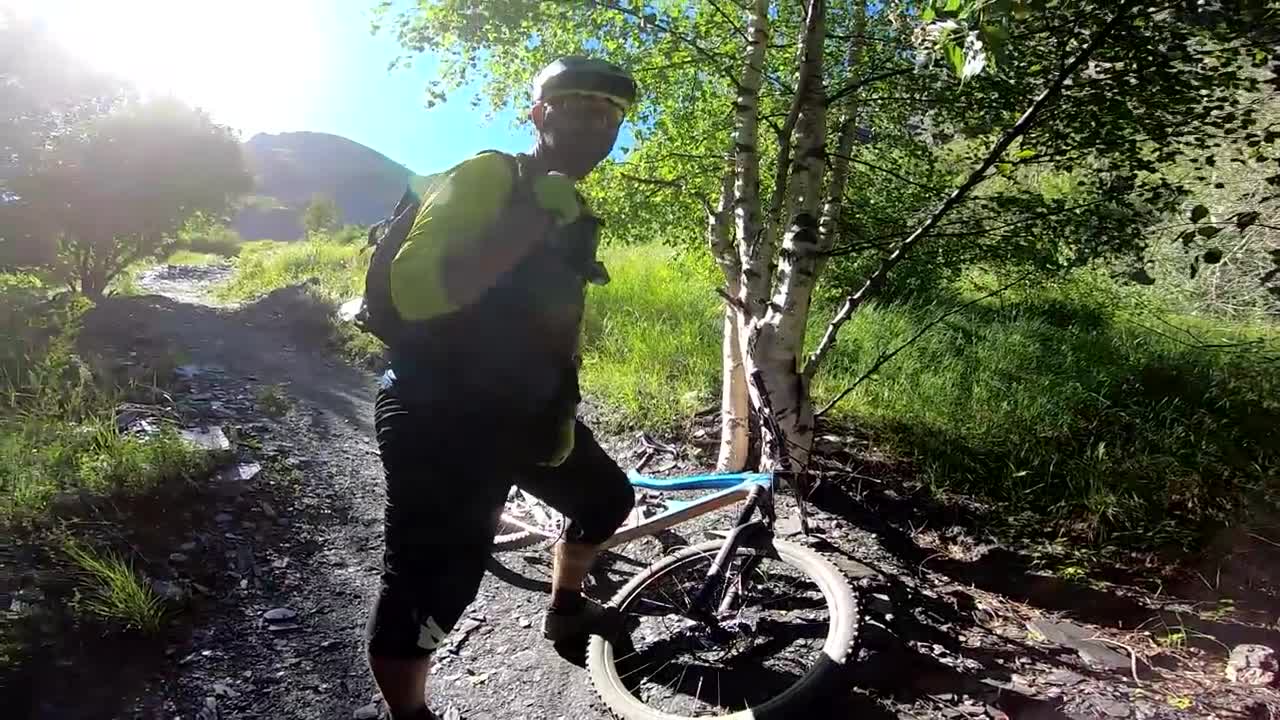 LA DESCENTE LA PLUS DANGEREUSE A VTT | Pic du Mas de La Grave