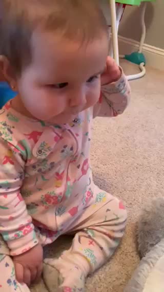 The cutest peek-a-boo