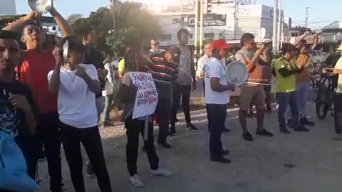 Plantón en la Bomba El Amparo