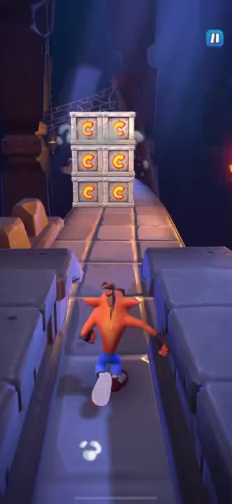 Iron Crate Boss Fight Gameplay - Crash On The Run!