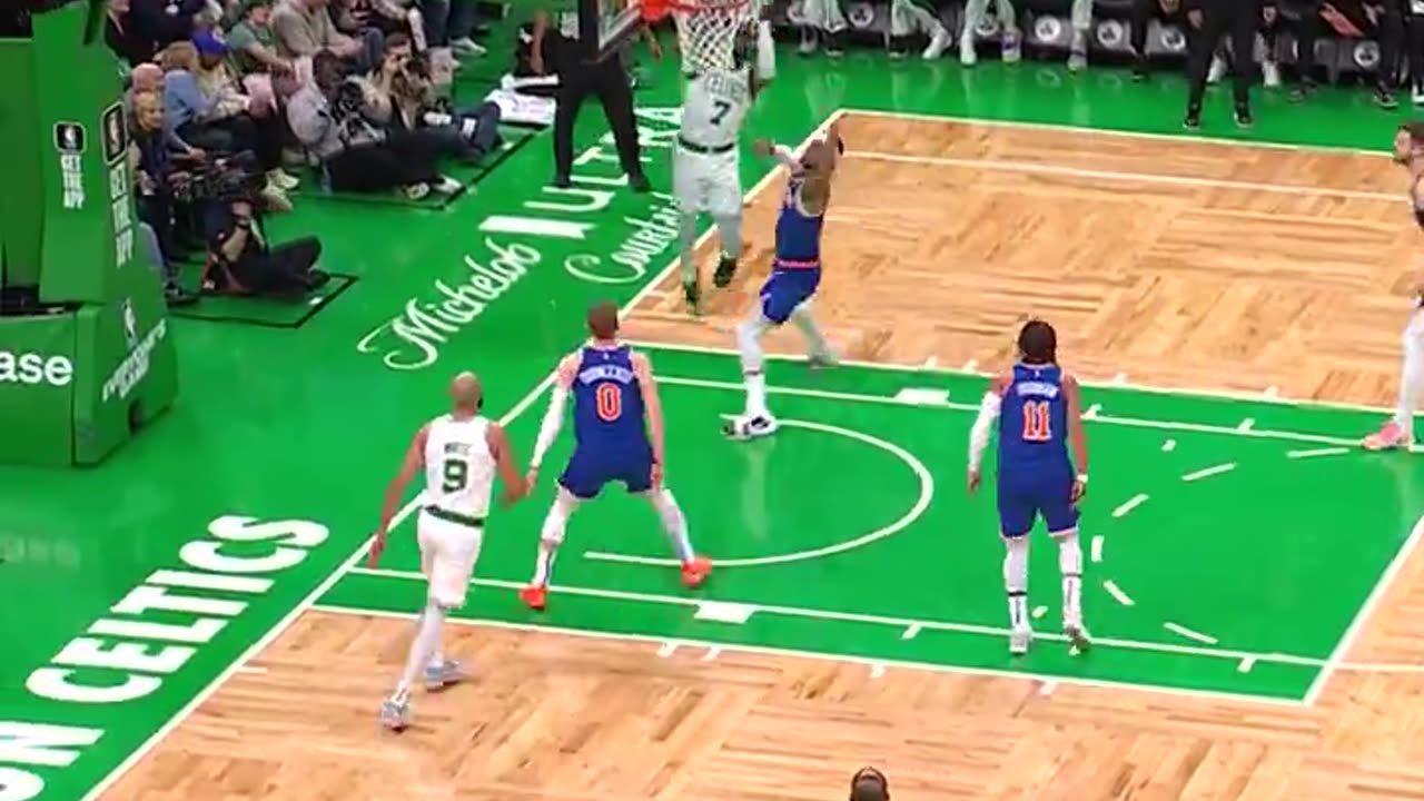 JB Spins for And-1! Knicks vs. Celtics